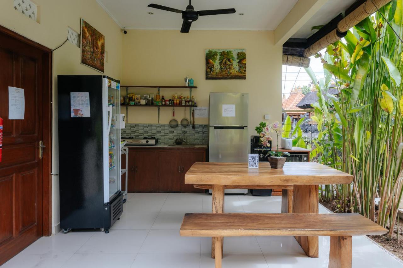 Bubu Canggu Guesthouse Buitenkant foto