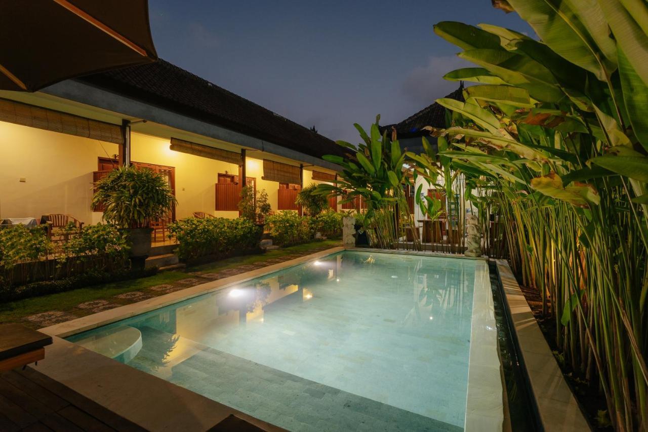 Bubu Canggu Guesthouse Buitenkant foto