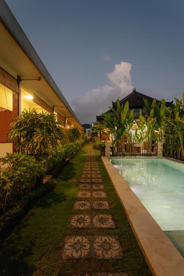 Bubu Canggu Guesthouse Buitenkant foto
